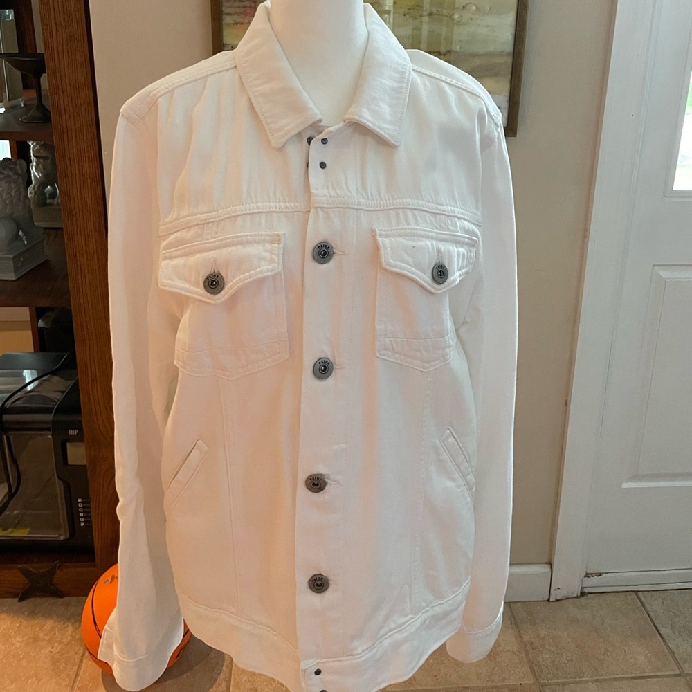 PAIGE white medium EUC jean jacket trucker (looser)style vs. Fitted
